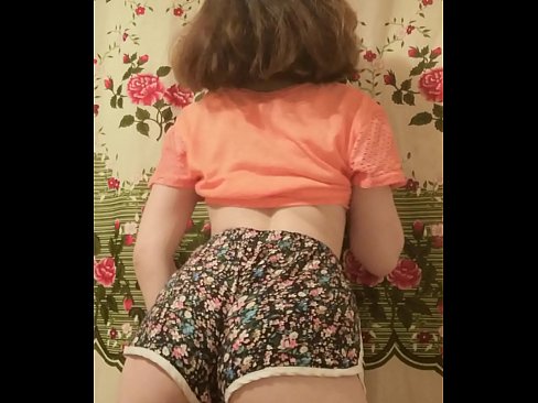 ❤️ सेक्सी तरुण बेब कॅमेऱ्यात तिची चड्डी काढत आहे लिंग ❌️