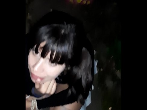❤️ रस्त्यावर कँडीच्या बदल्यात लिंग सुजले लिंग ❌️